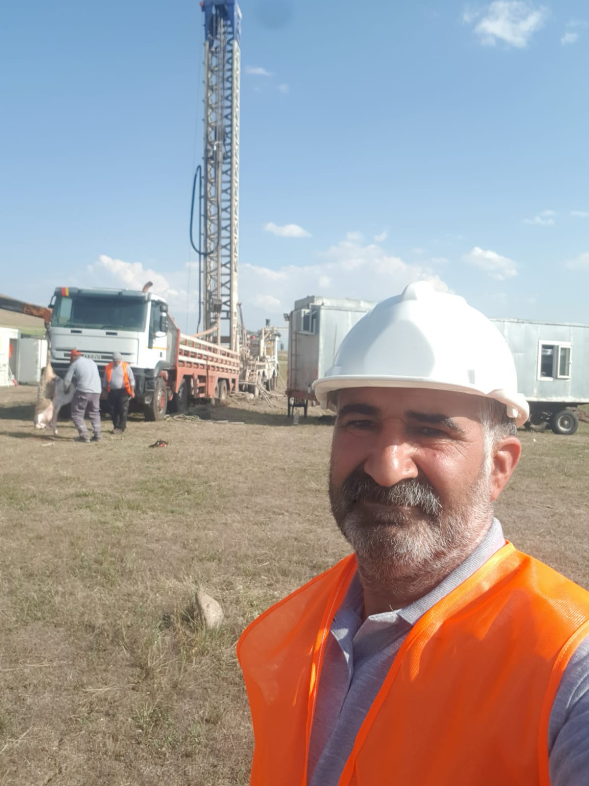 Abdurrahman Özdemir Su Kuyusu Açma Septik Sistem Kurulum Maden ve Etüt Sondaj Faaliyetleri 